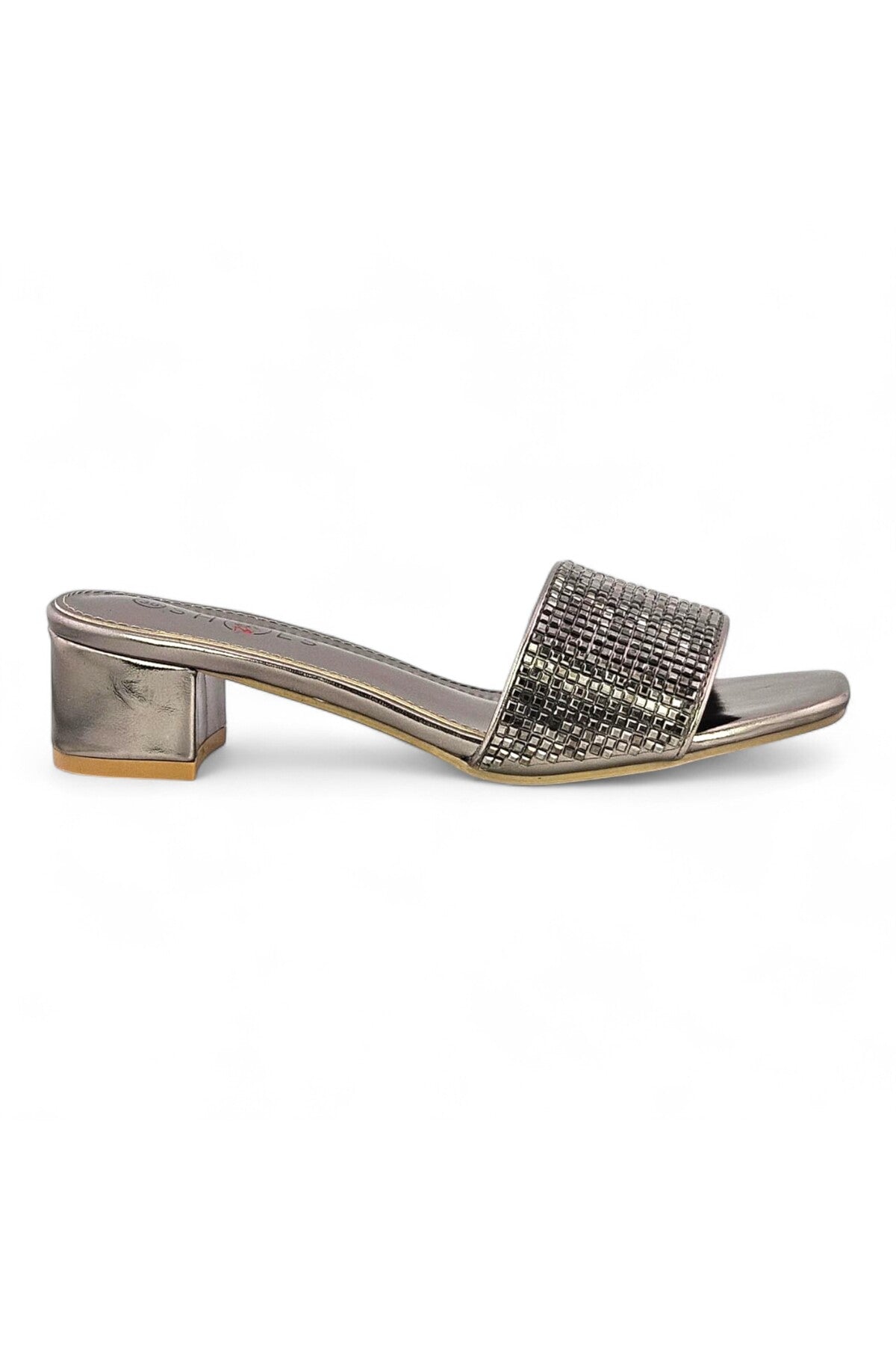 Gunmetal الصورة الرئيسية