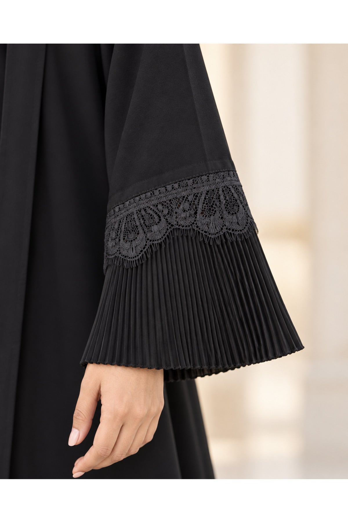 كافالي عباية بكسرات ودانتيل مموج | ABAYA-7270 الصورة الثانوية