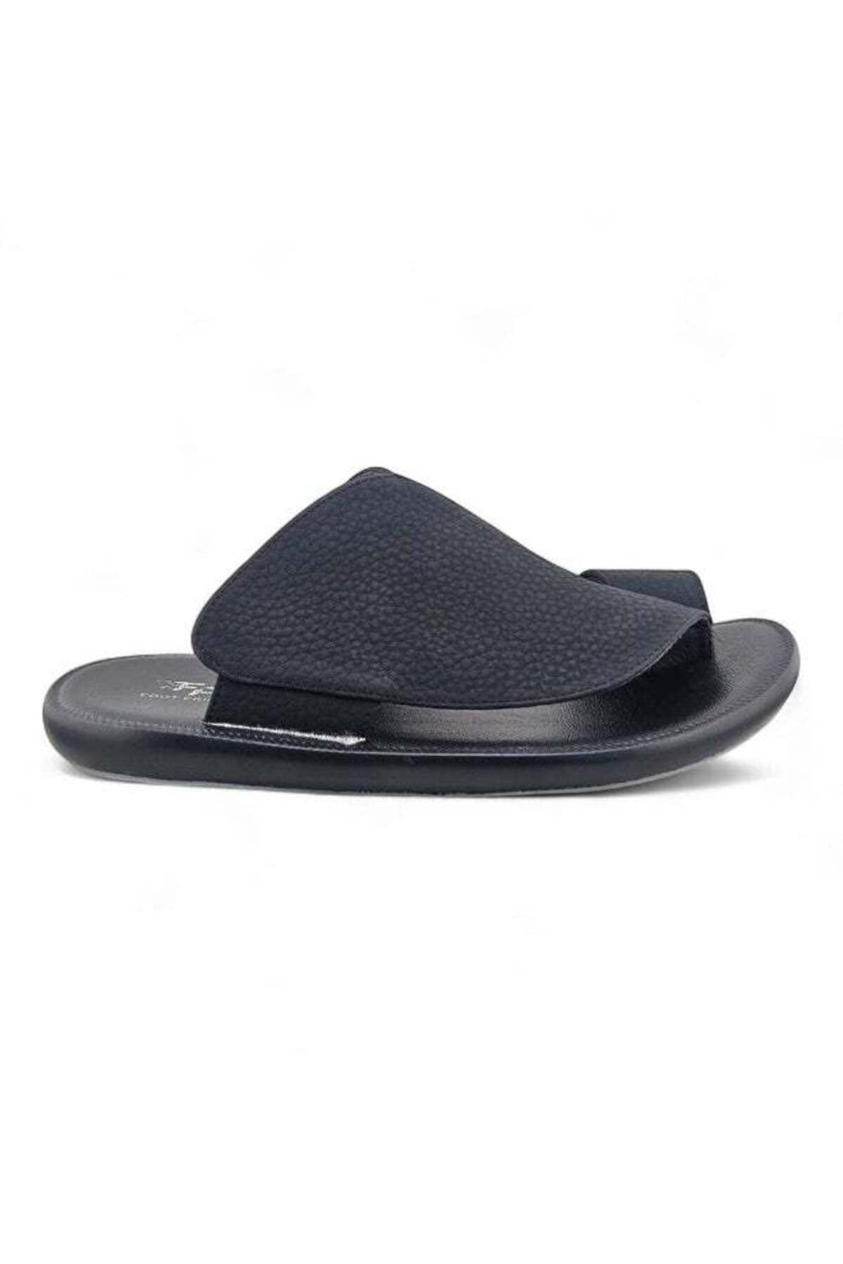 Black الصورة الرئيسية